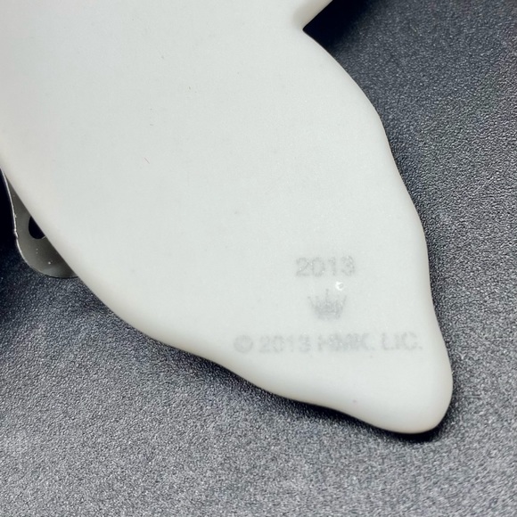 Hallmark Keepsake - 2013 ON WINGS OF HOPE Butterfly Porcelain Metal Ornament. - Picture 5 of 7